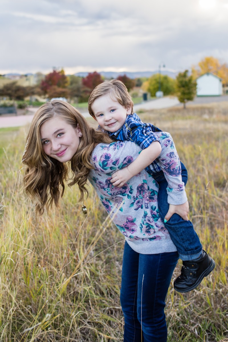 Littleton family photographer in Colorado with kids children brother sister big and little