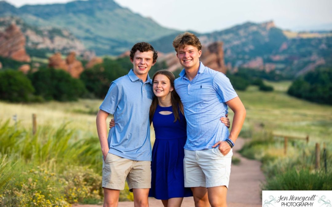 Noah’s high school senior photos and pictures with his siblings at South Valley Open Space park in Ken Caryl by Littleton family photographer