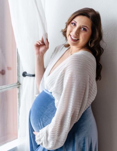 Littleton maternity photographer Colorado baby bump mom to be studio indoor light future photography workshop model