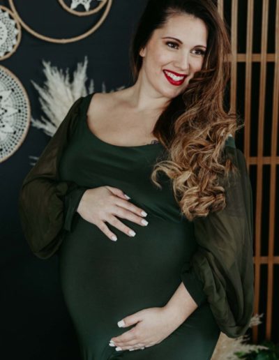 Littleton maternity photographer Colorado baby bump mom to be studio indoor light future photography workshop model