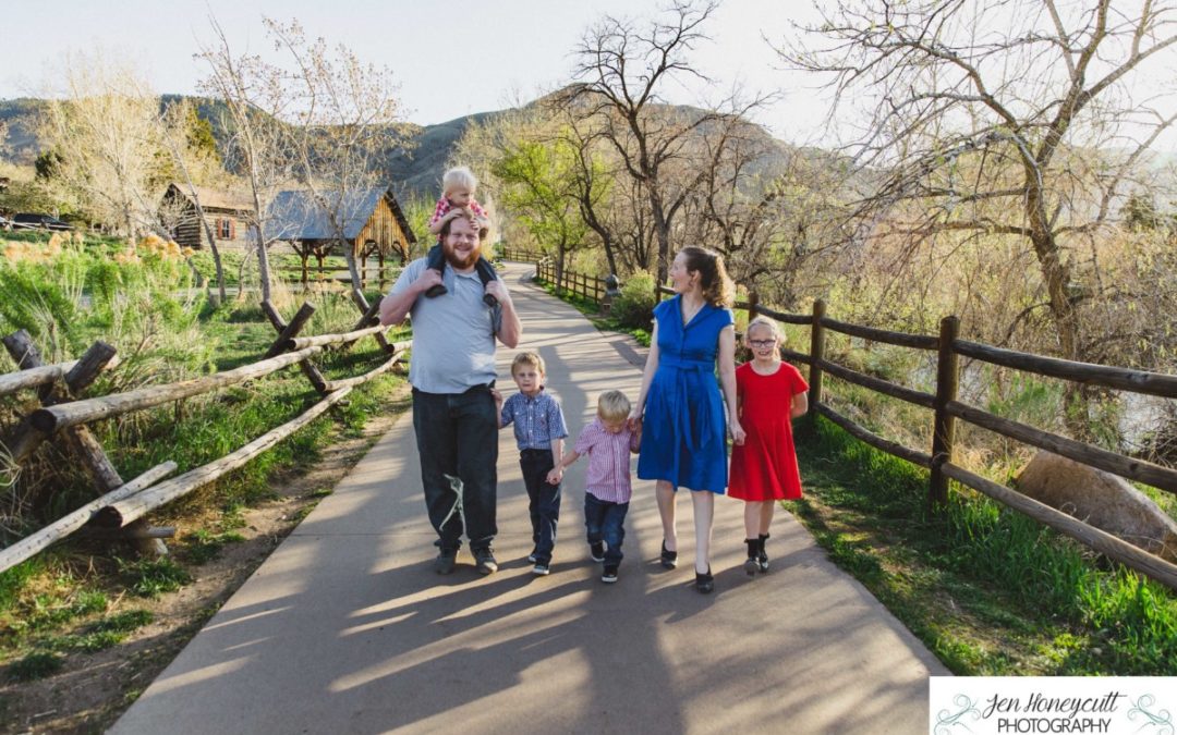 The {M} family of 6 photo session along Clear Creek in Golden by Littleton photographer