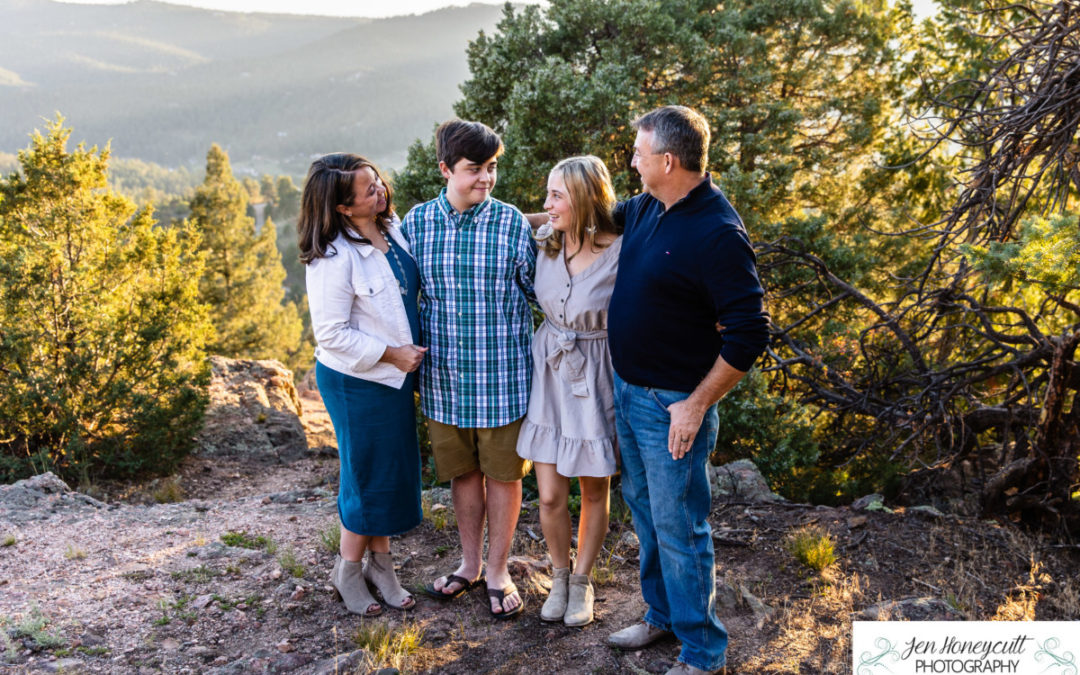 The {L} family photo session at Mt. Falcon park by Littleton photographer