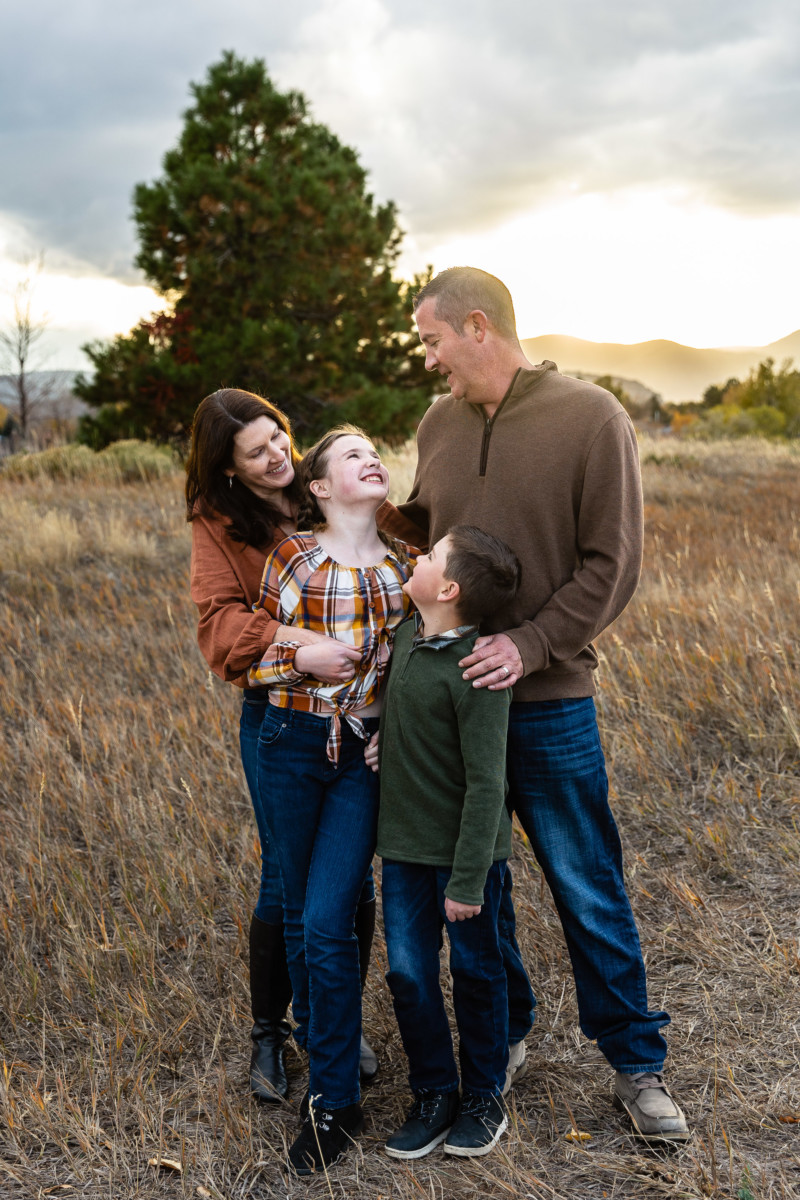 Littleton family photographer mini photo session Colorado foothills sunset photography mother father brother sister siblings kids