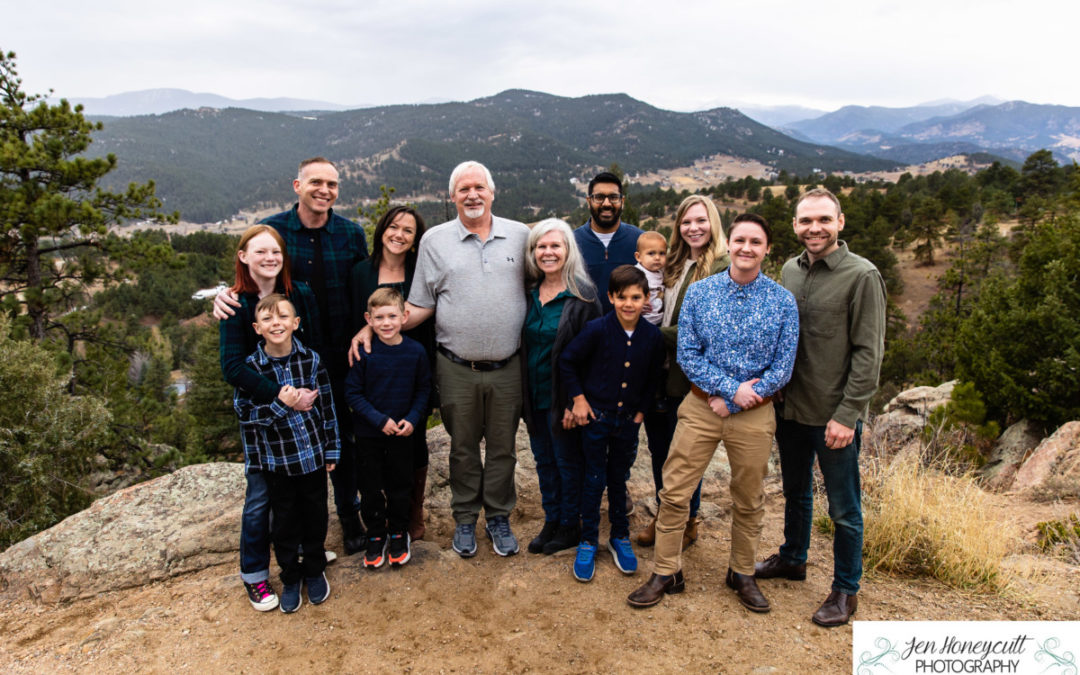 An extended family photo session at Mt. Falcon park by Littleton photographer
