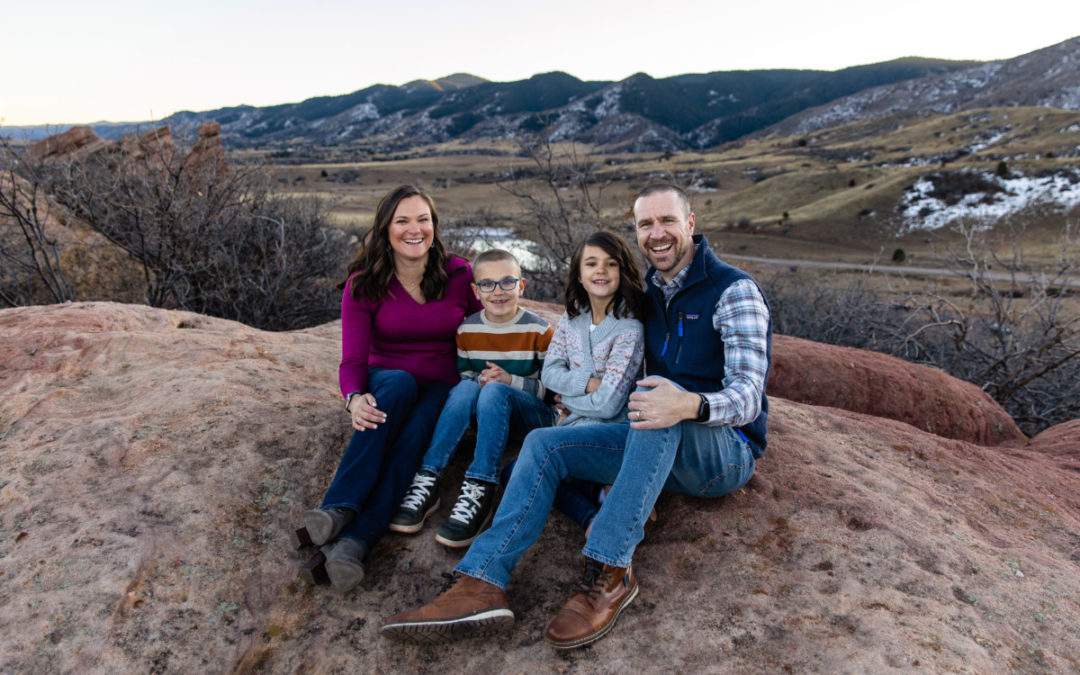The {T} family of 4 at South Valley Open Space park by Littleton photographer