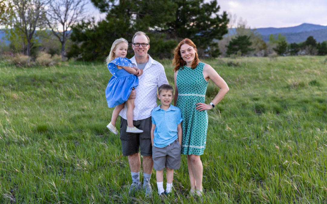 A mini photo session of the {C} family by Littleton photographer